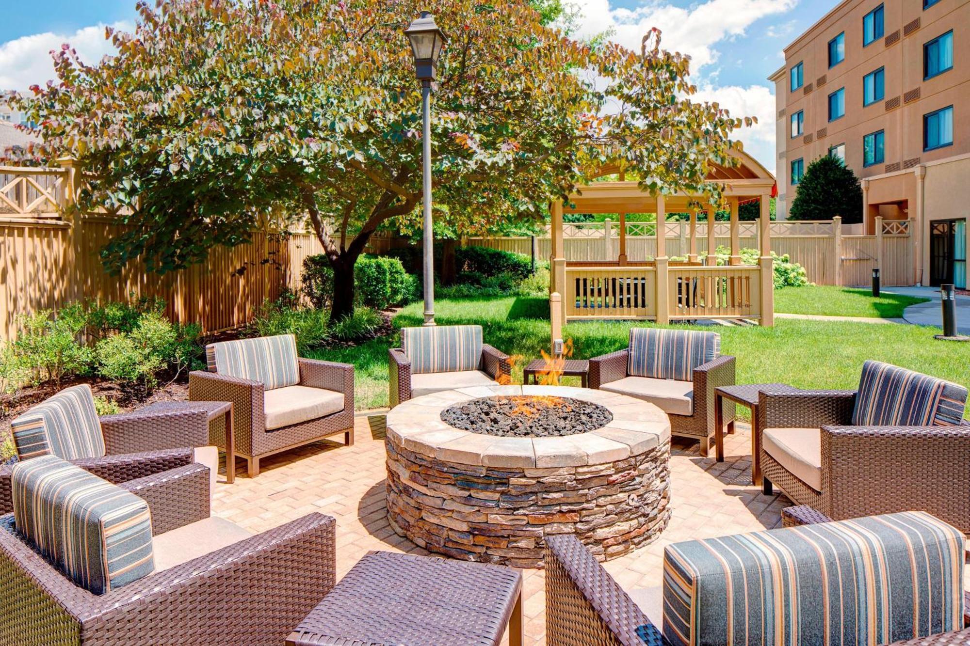 Hotel Courtyard By Marriott Roanoke Airport Zewnętrze zdjęcie