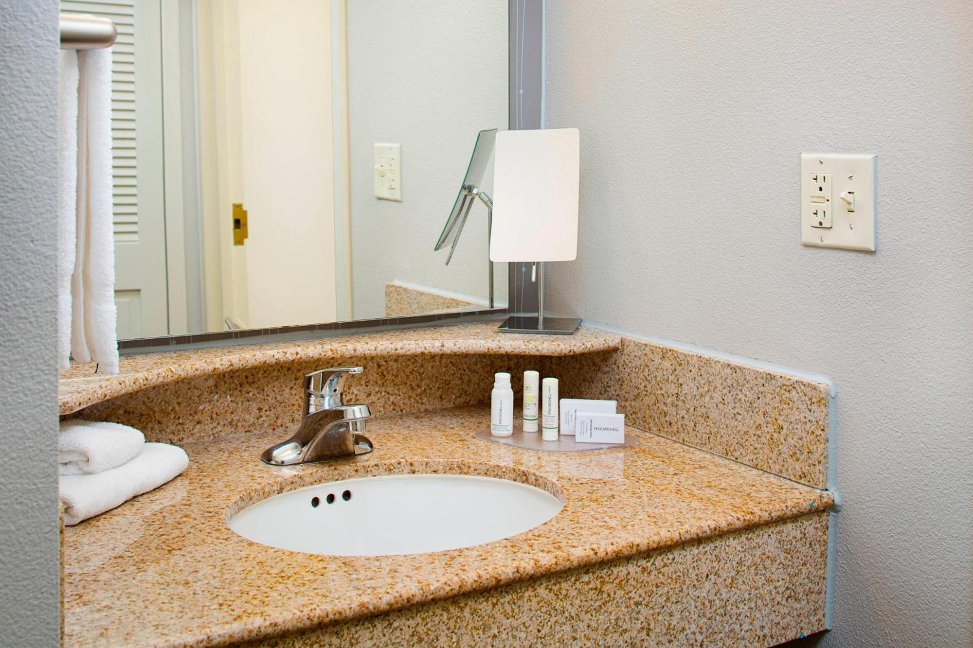 Hotel Courtyard By Marriott Roanoke Airport Zewnętrze zdjęcie